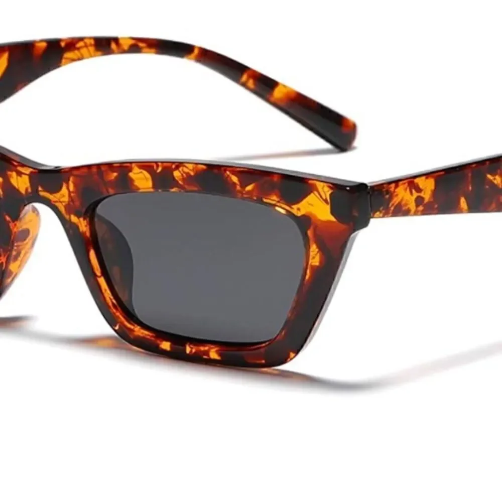 Vintage Small Cat Eye sunglasses